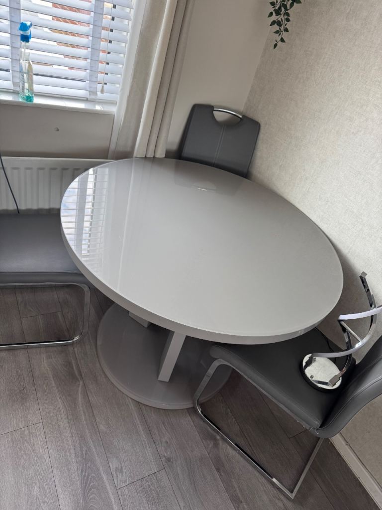 Dining table 
