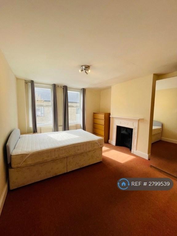 2 bedroom flat in Coverton Road, London, SW17 (2 bed) (#2799539)