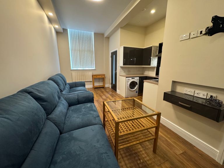 Rooms to rent NOW - £695 - Including Bills 