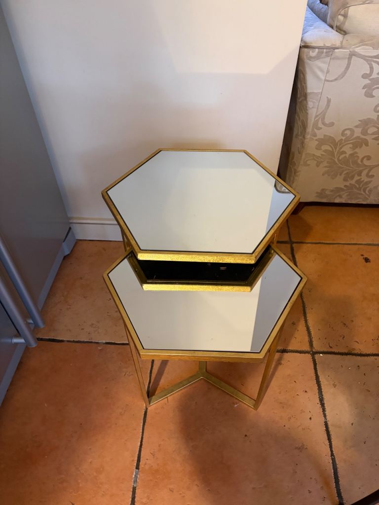 Set of 2 Stylish Gold Mirrored Side Tables
