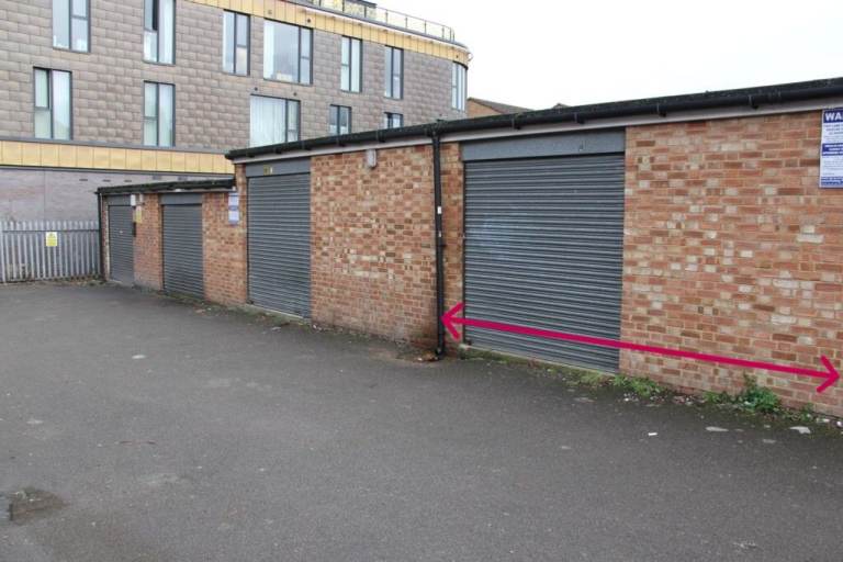 Sidcup - 256 sq ft (approx) Commercial Storage Unit
