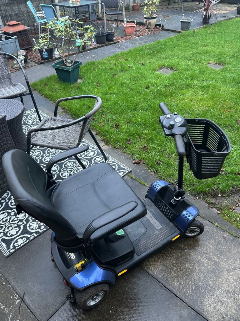 Pride go go elite traveller car boot mobility scooter 