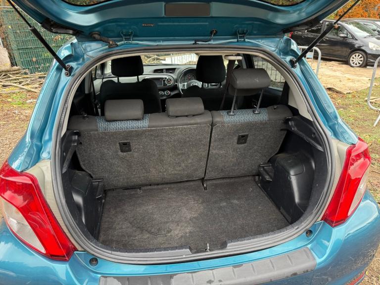 2012 Toyota Yaris 1.33 VVT-i TR 5dr HATCHBACK Petrol Manual
