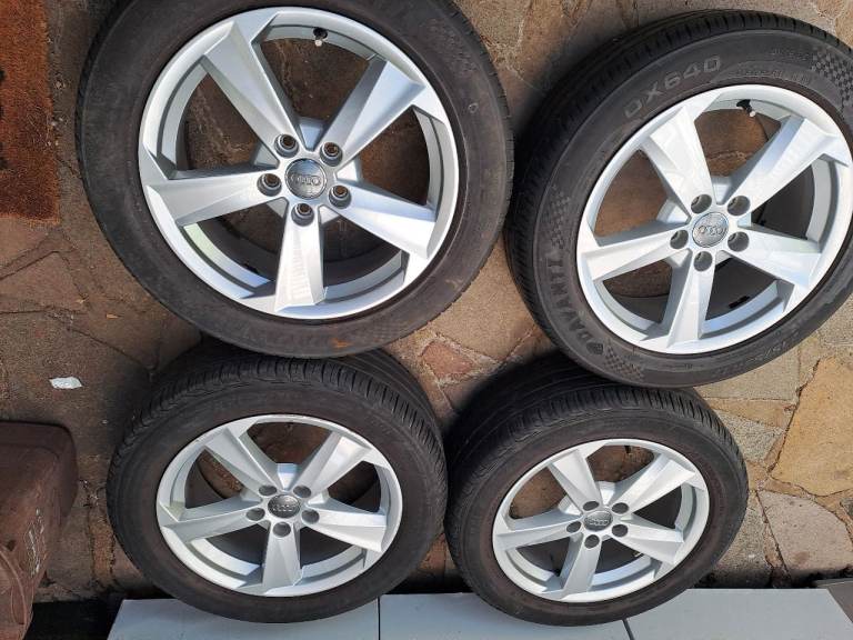 Genuine Audi / VW / Passat / Skoda /Yeti alloy wheels & 215 55 17 tyres