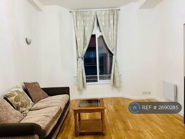 2 bedroom flat in The Grand, Manchester, M1 (2 bed) (#2890285)