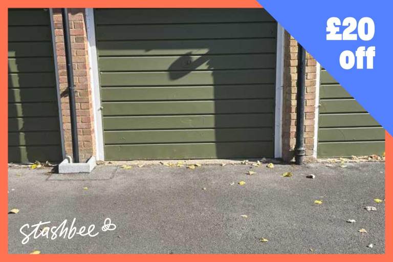 Garage to rent in London (NW7) | Stashbee