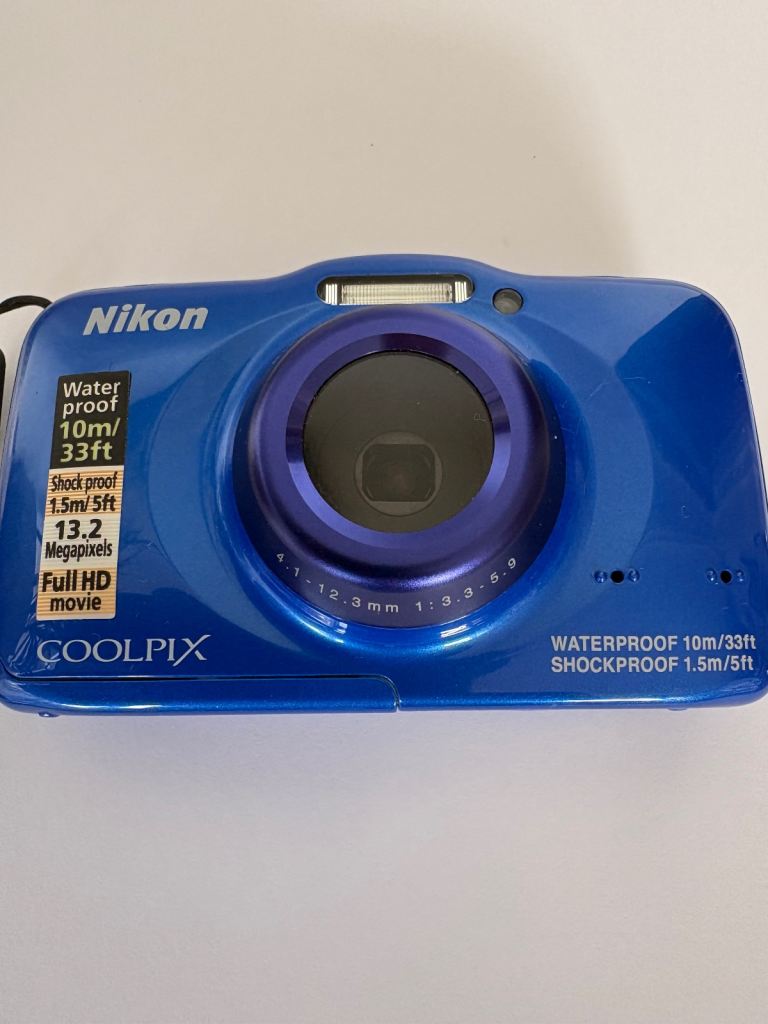 Nikon waterproof camera to 10 m