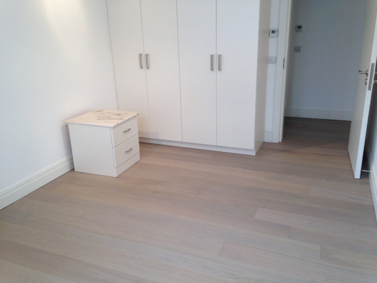 Quality Development Ground 3 Double Bed 2 Bath Flat Open Plan Doors Garden Drive VeryNearTubeShops