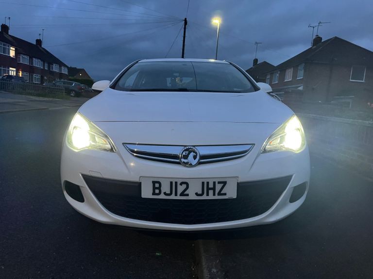 Vauxhall, ASTRA GTC, Hatchback, 2012, Manual, 1364 (cc), 3 doors