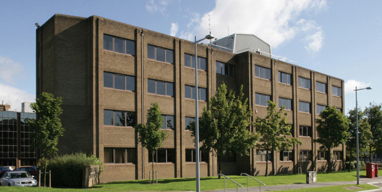 image for FROM £300/MONTH - ERSKINE HOUSE BUSINESS CENTRE - SINGLE & MULTI DESK SPACES. CO-WORKING SPACES