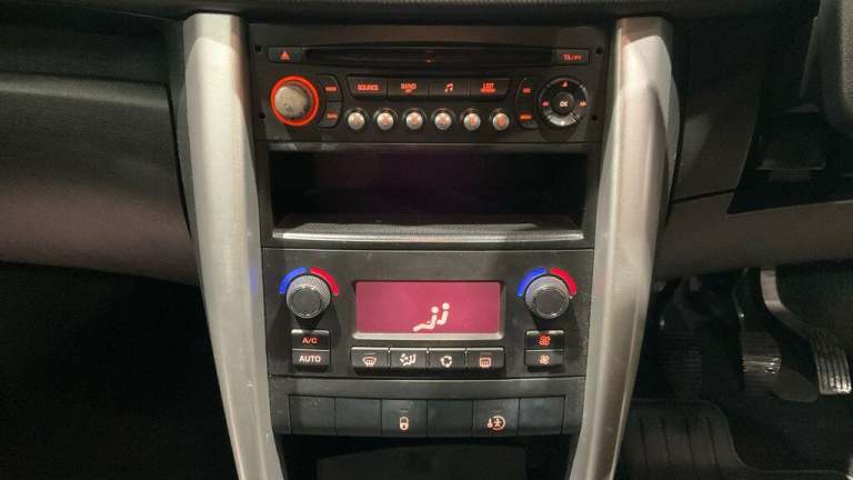 2011 Peugeot 207 1.4 VTi Sport [95] 5dr HATCHBACK PETROL Manual