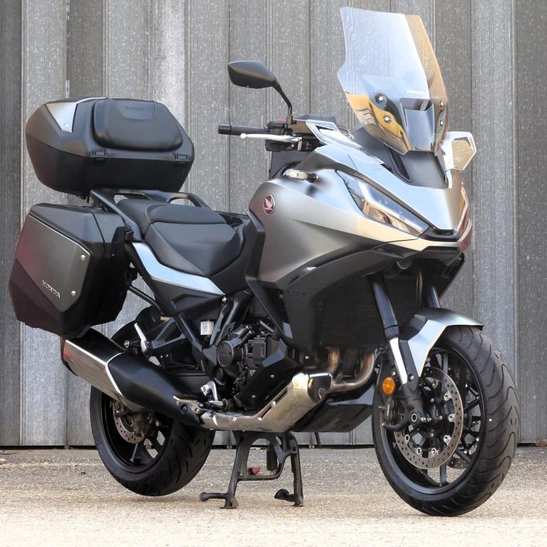 2022 Honda NT1100 D-N DCT Model — Excellent Example — Huge Spec — Full History