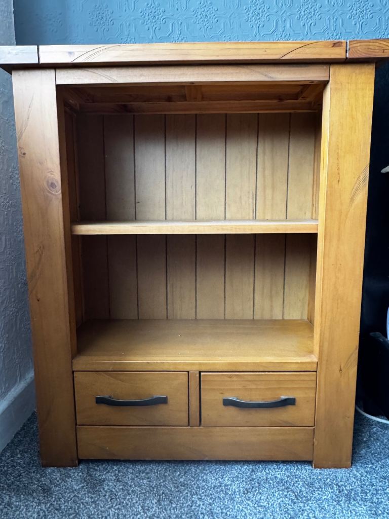 Baysdale Rustic Oak Low Wide Bookcase / Small Bookcase / Fully Assembled