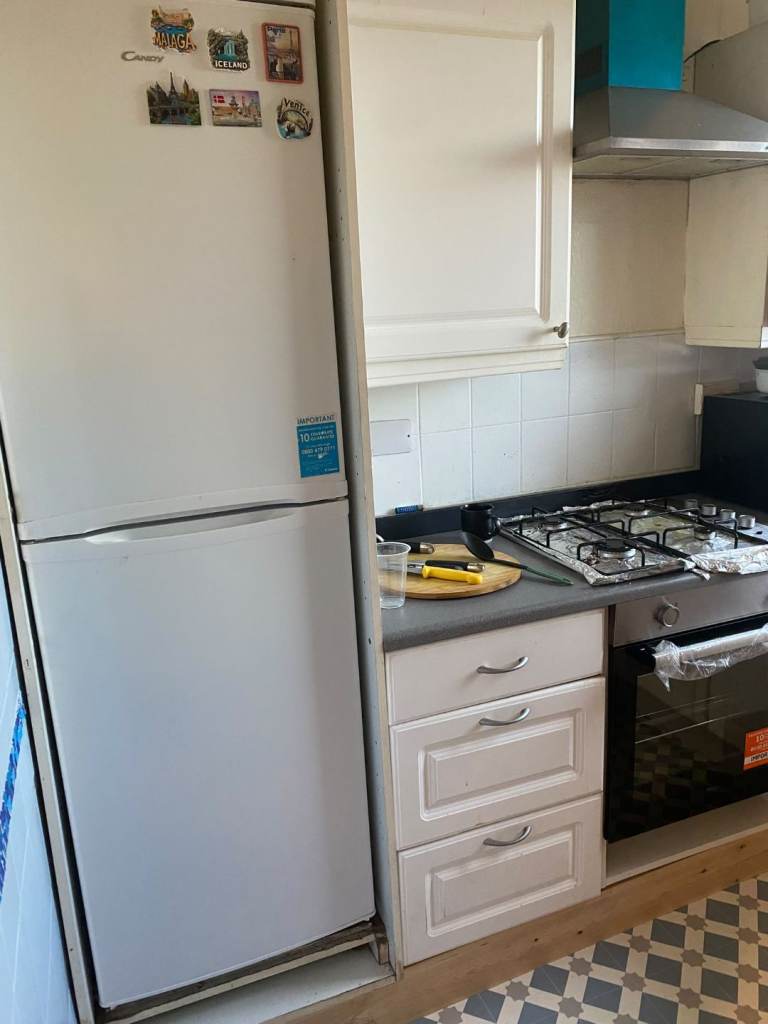 1 room rent £620 per month including wifi. Property situated At warrdieburn terrace.