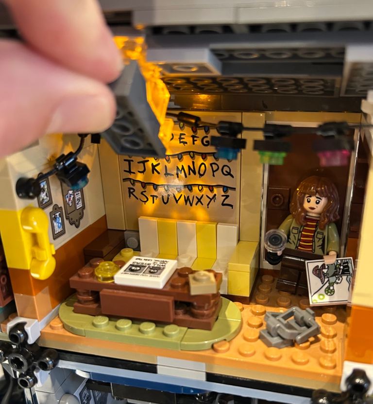 Lego 75810 stranger things upside down set 8 figures instructions box RARE RETIRED