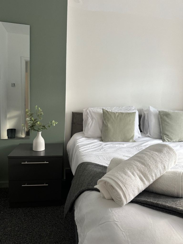 Central Stay with Parking | Great Monthly Discounts