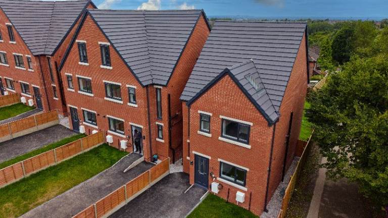 NEW BUILD 5-BEDROOM SEMI DETACHED HOUSE AVAILABLE FOR RENT