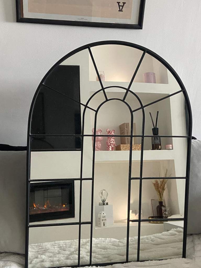 Large mirror 