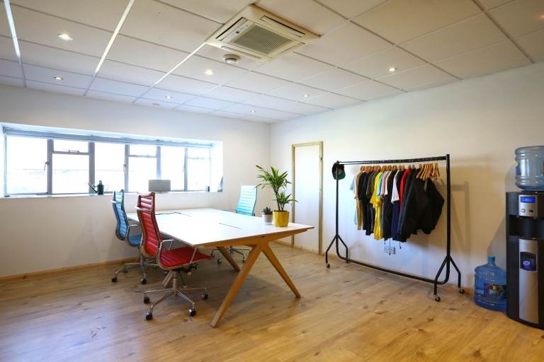 Large Office | Creative Space | Beauty Room | Commercial Unit to Rent In Hackney East London E9