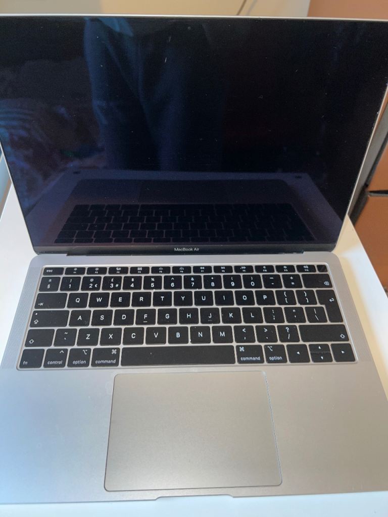 Apple MacBook Air 13” Retina (2019) – Intel i5 – 16GB RAM – Fully Working