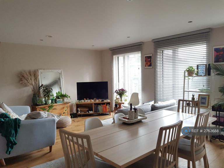 2 bedroom flat in Lyden Court, London, N19 (2 bed) (#2763688)