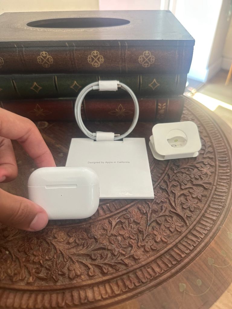 Apple AirPods Pro 2 with USB-C Cable - As New