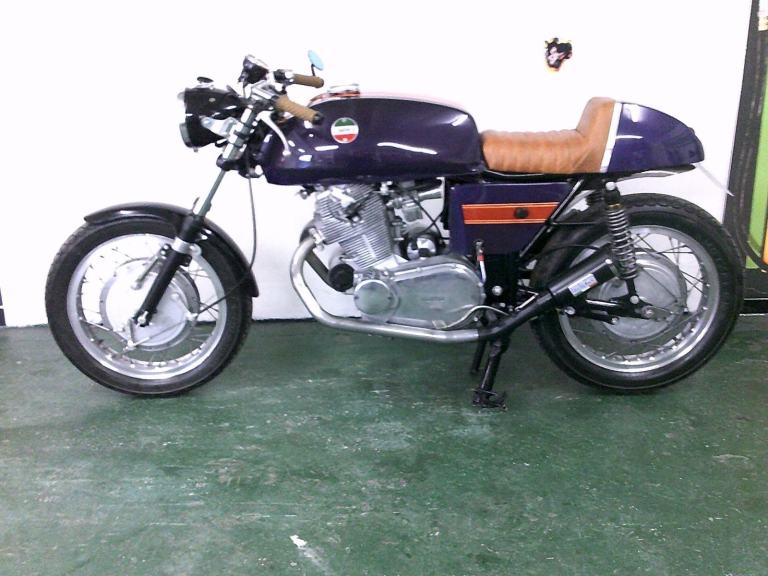 1969 G-reg Laverda 750S Cafe racer in blue metallic 