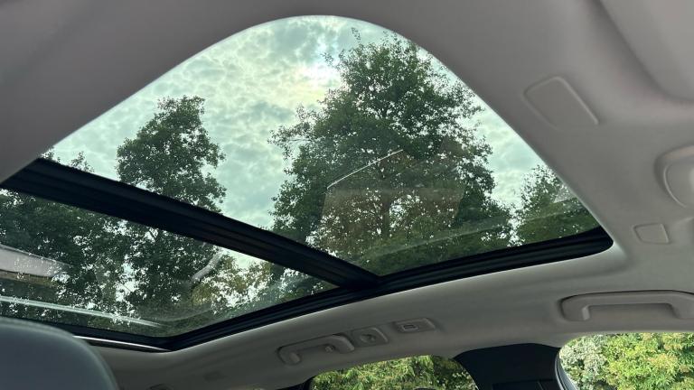 2024 Volvo XC60 Recharge Ultimate, T8 AWD Plug-in hybrid, Electric/Petrol, Bright ESTATE Petrol/E...