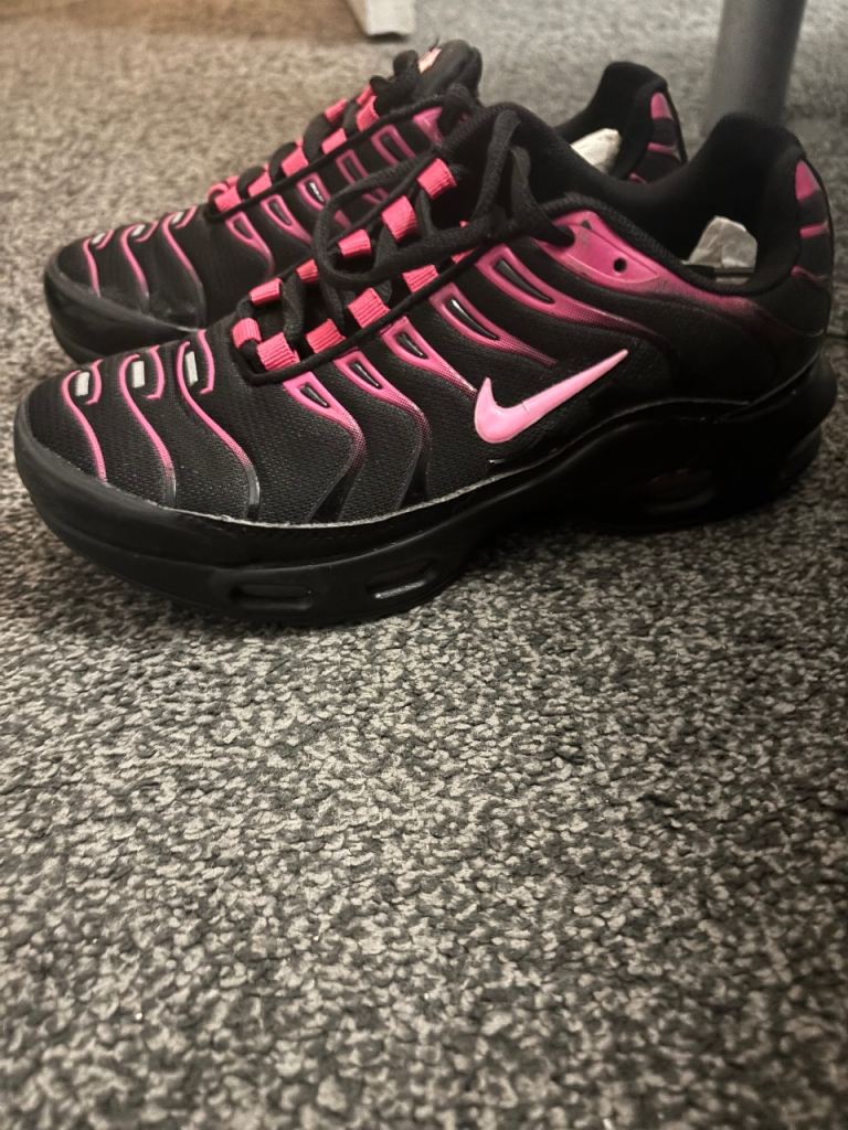 Women’s nike tns like brand new but no inner soles.