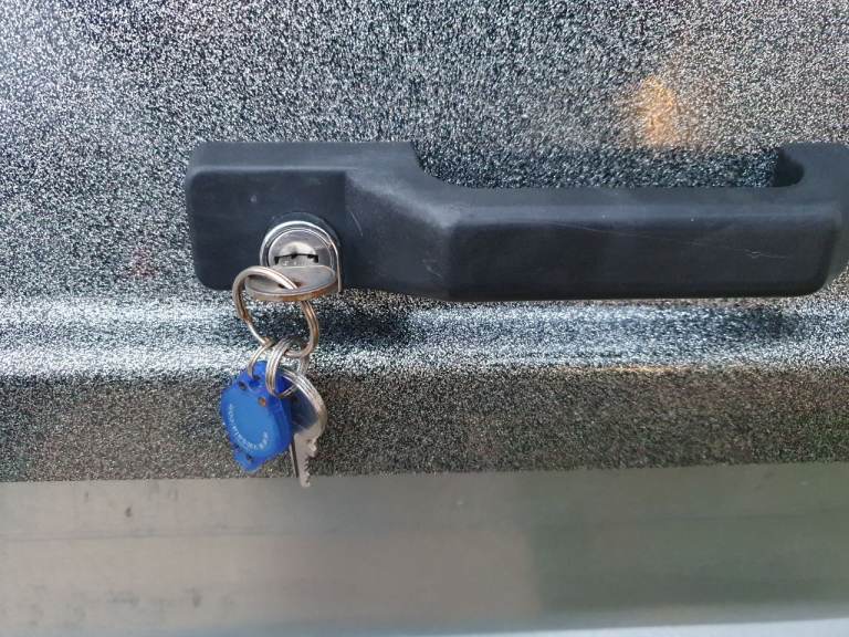 Agados 6x4 Trailer with lockable hard top and roof rack 