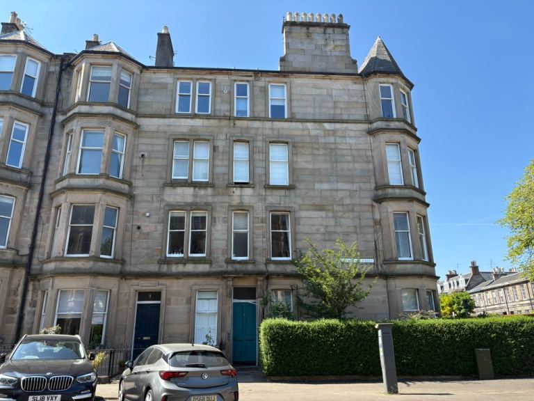 2 bedroom flat in Comely Bank Street, Stockbridge, Edinburgh, EH4 1BD