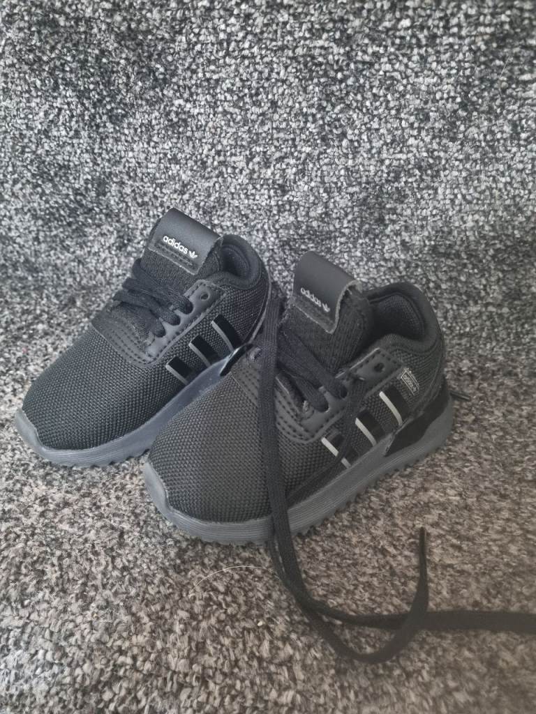 Adidas Kids Trainers - Black, UK 4K, As Good As New