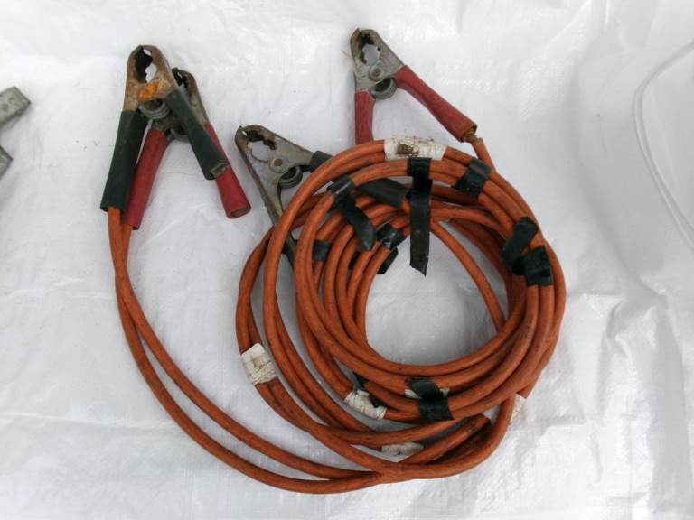 2 x HEAVY DUTY JUMP LEADS USED VERY LONG