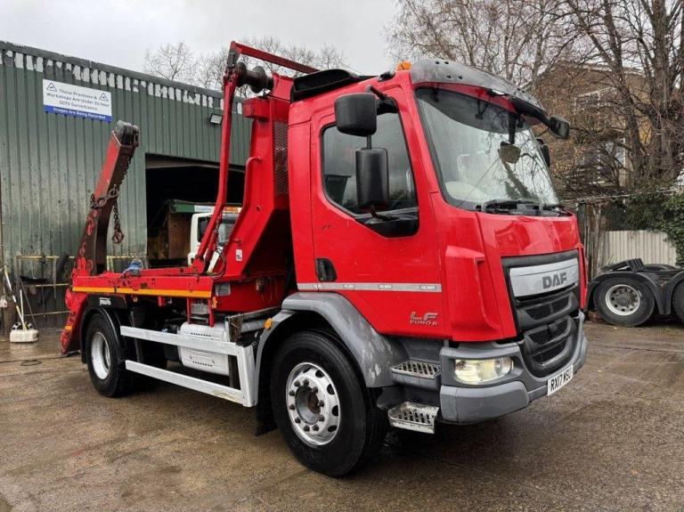 2017 DAF LF-220 SKIP LOADER