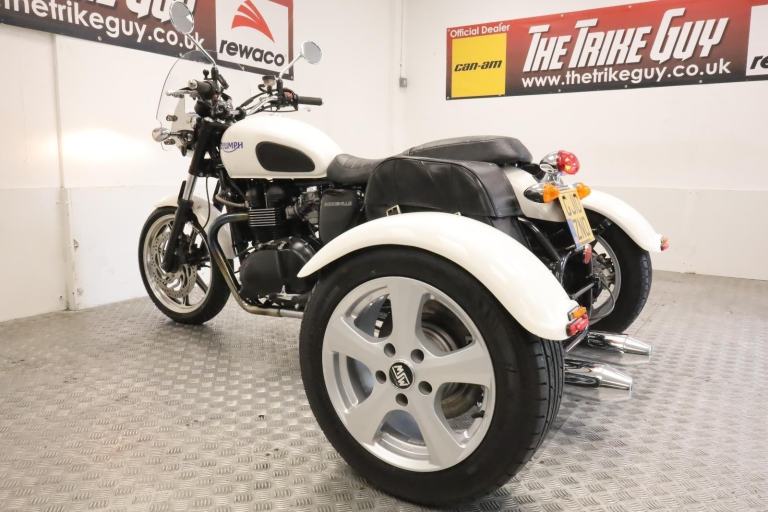 TRIUMPH BONNEVILLE CASARVA IRS TRIKE 