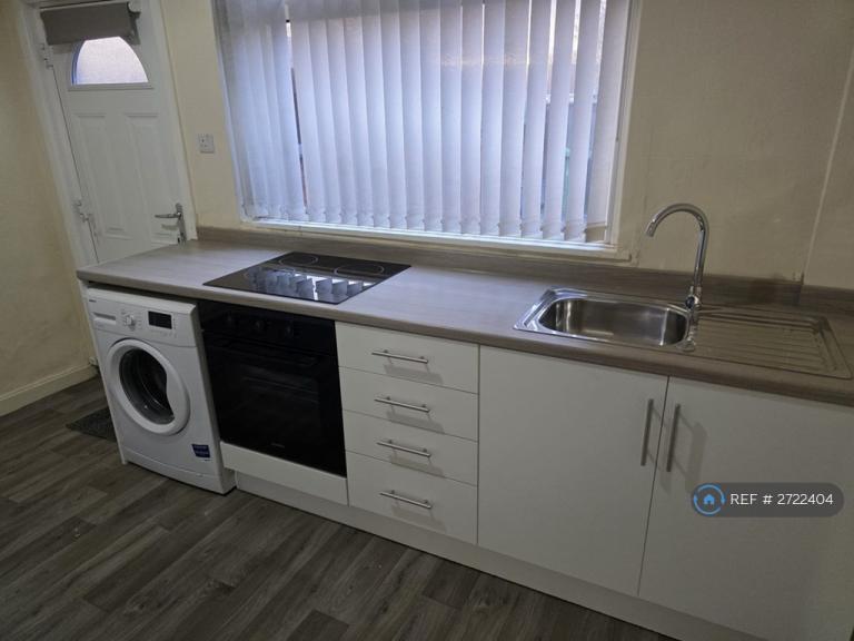 2 bedroom house in Liverpool Road, Platt Bridge, Wigan, WN2 (2 bed) (#2722404)