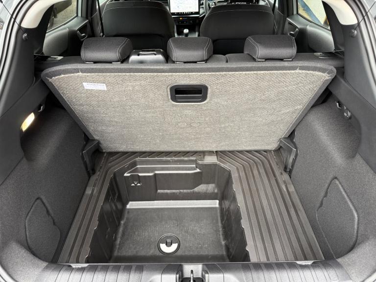 2025 Ford Puma 1.0 EcoBoost Hybrid mHEV Titanium, UNDER 350 MILES, MAY 2028 FORD WARRANTY, HATCHB...