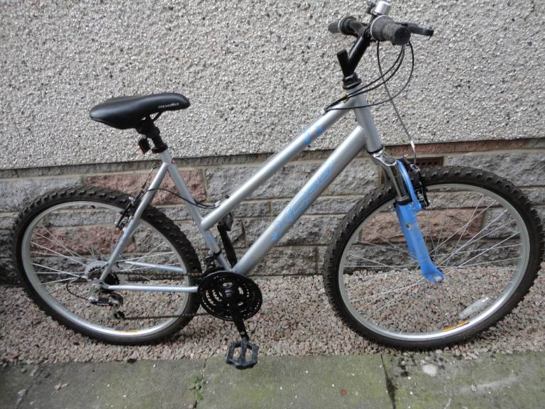 Apollo XC26 ladies bike, 20 inch frame, 26 inch wheels, 18 gears, front ...