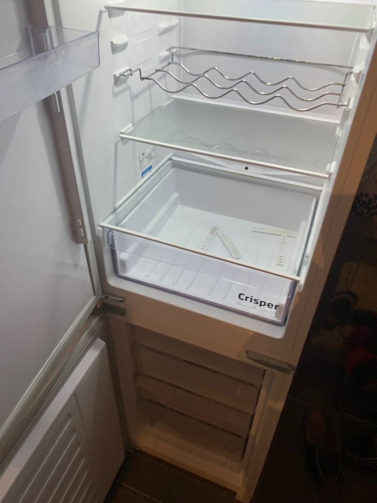 Integrated fridge freezer