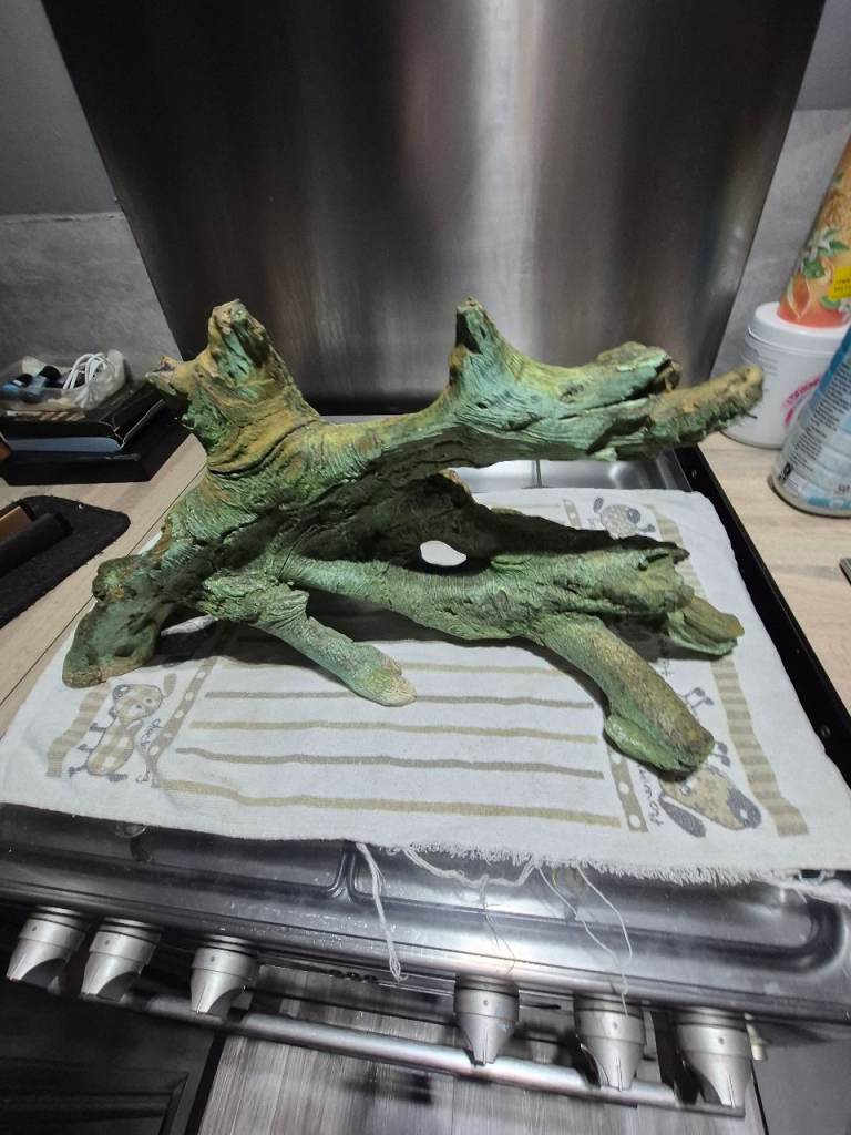 Extra large tank decoration