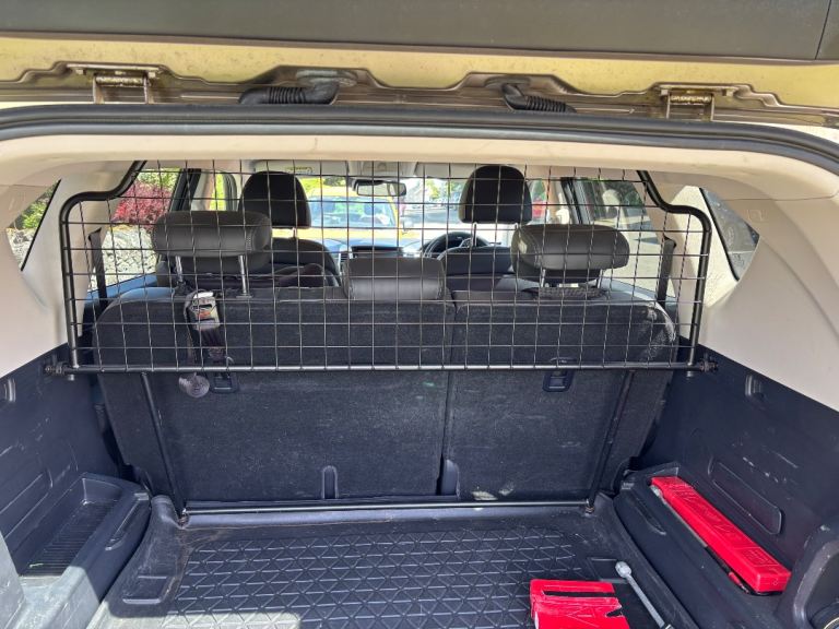 Dog guard fits Ssangyong Rexton