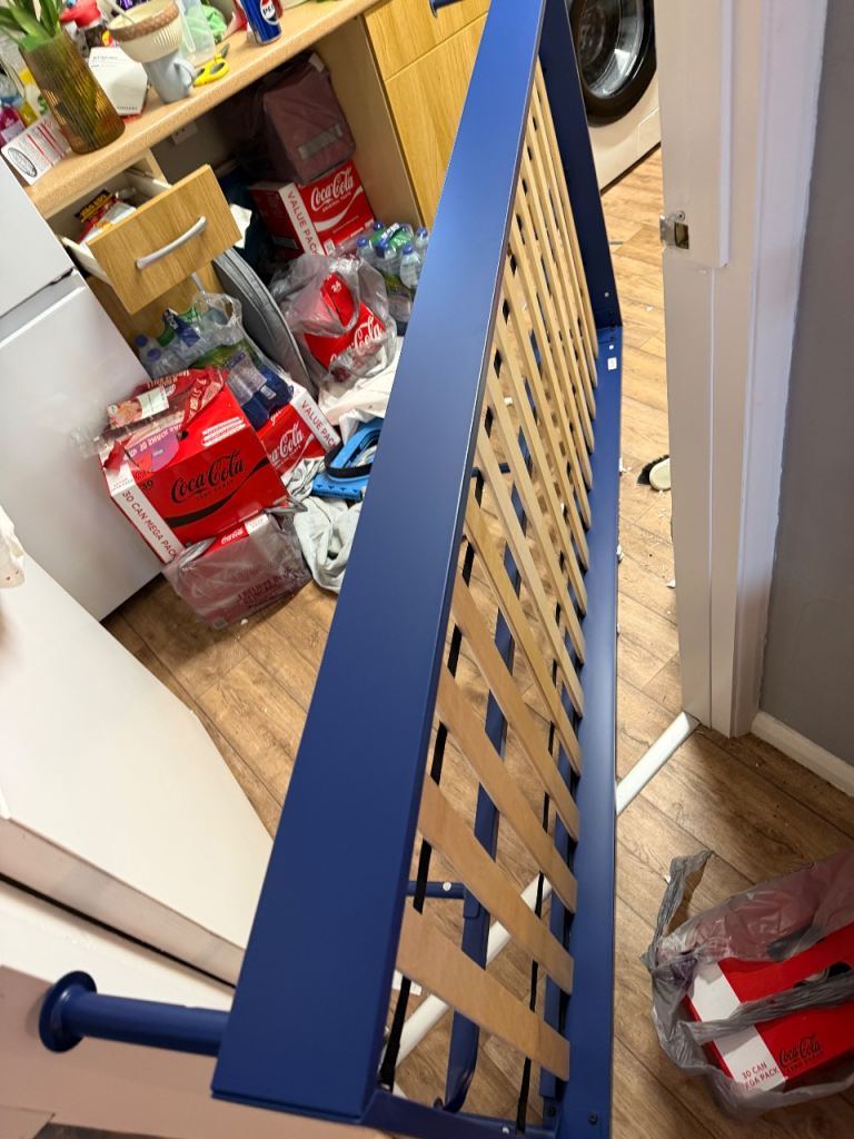 Few week old modern single bed with food tray habitat no offer 