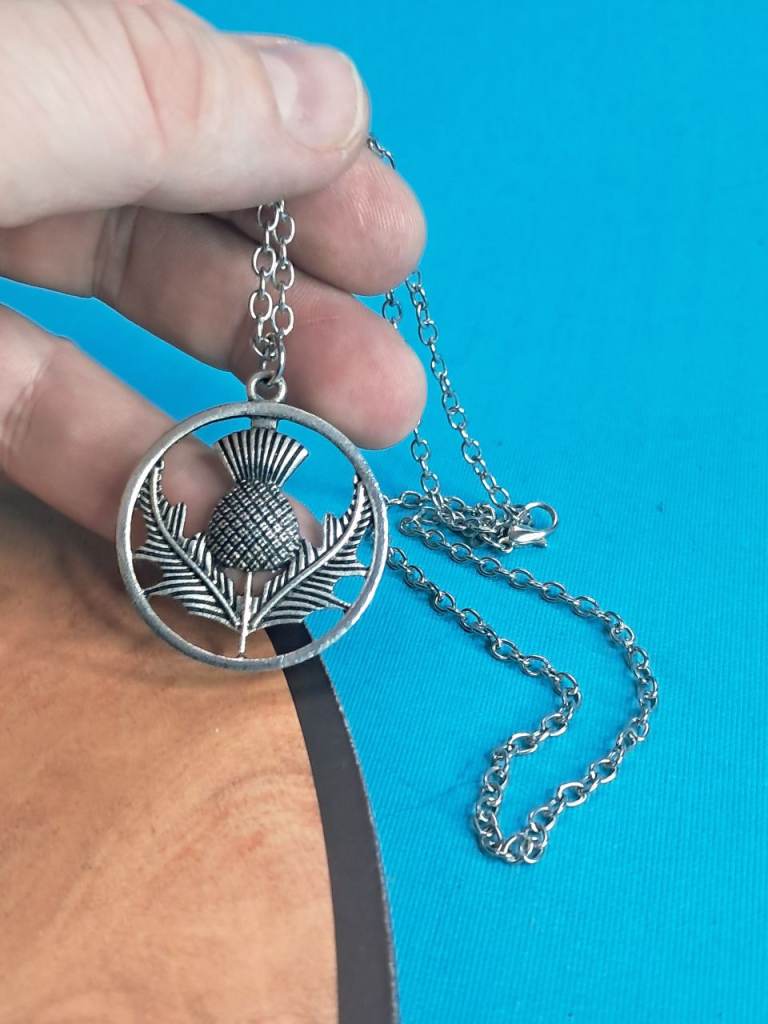 Vintage Necklace Scottish Themed Thistle Pendant Necklace.