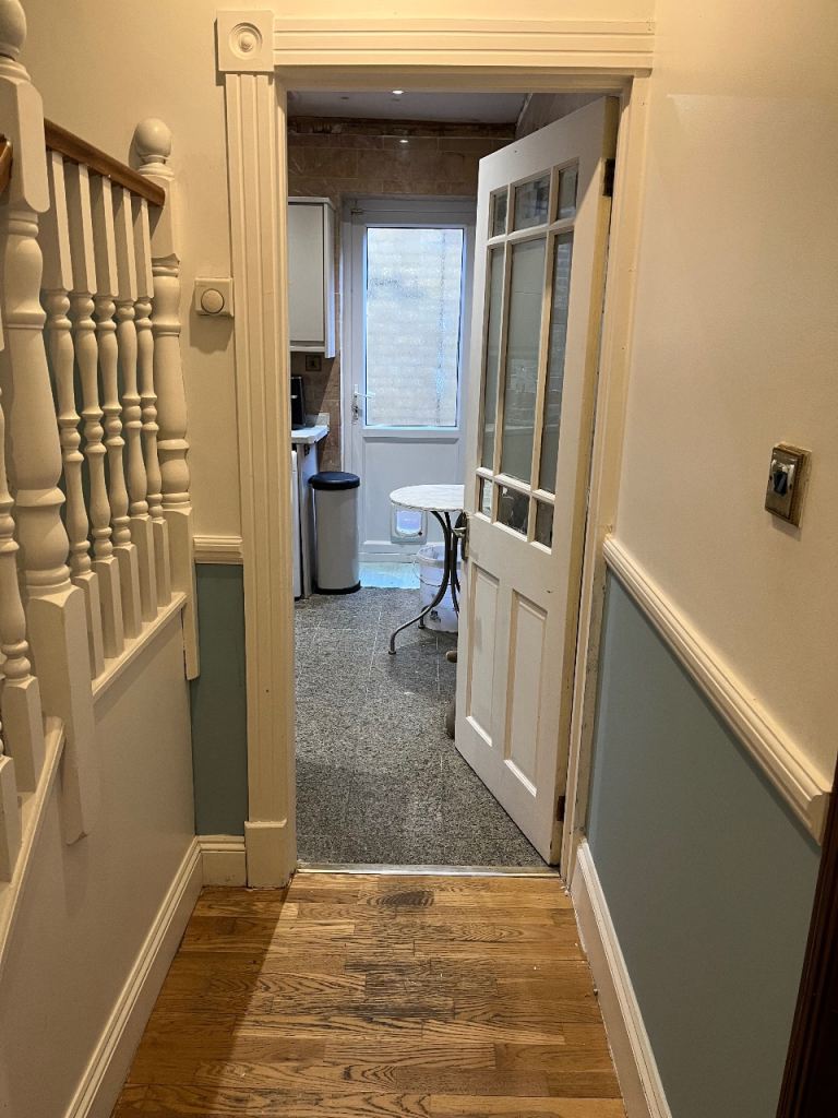 Elegant Double Room in SE18 (£680). Ideal for Professionals, Students 🌟