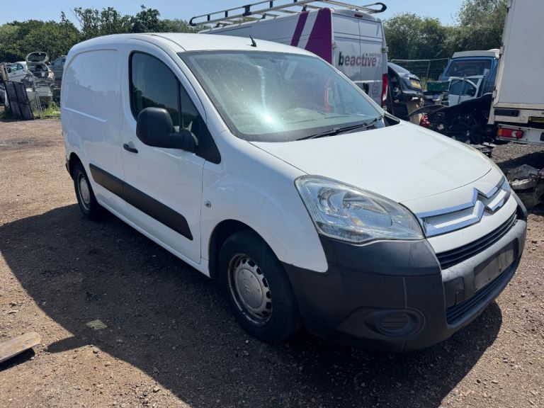 Citroen Belingo 1.6 hdi 2012 white BREAKING FOR PARTS 