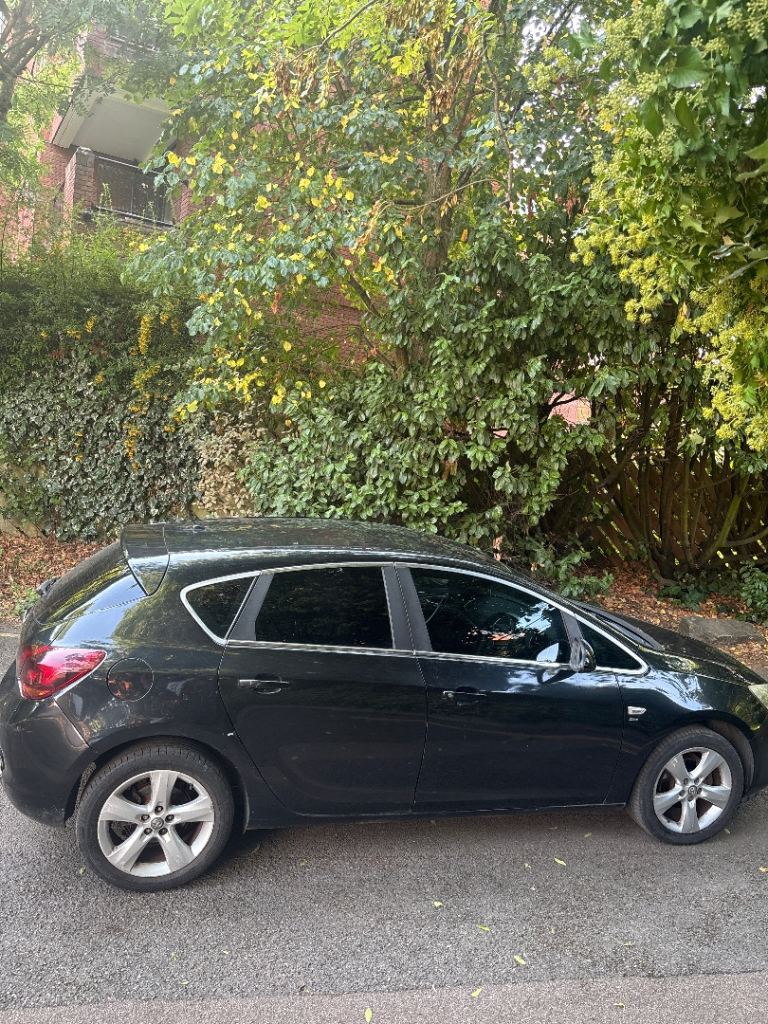 Vauxhall, ASTRA, Hatchback, 2011, Manual, 1398 (cc), 5 doors