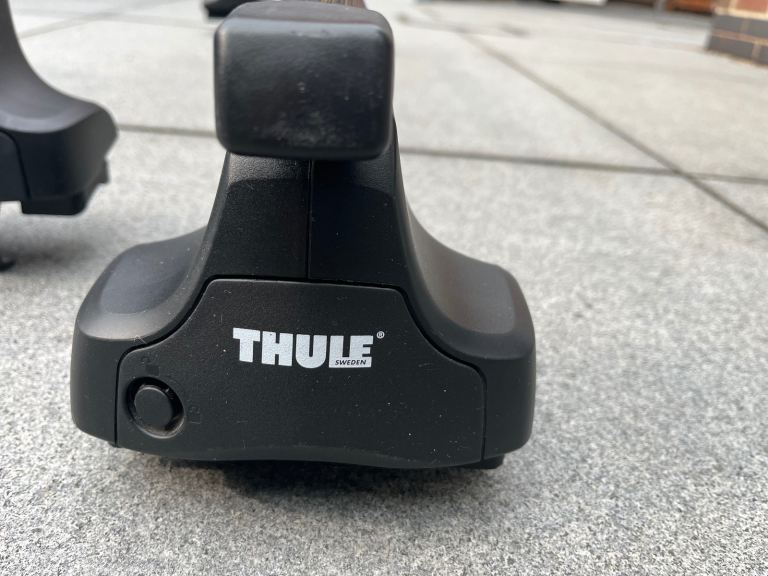 VW Passat Thule Roof Bars