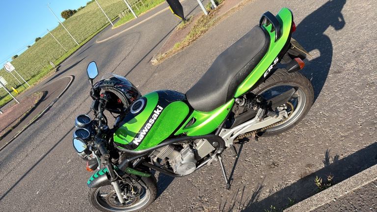 Kawasaki, ER, 2002, 498 (cc)