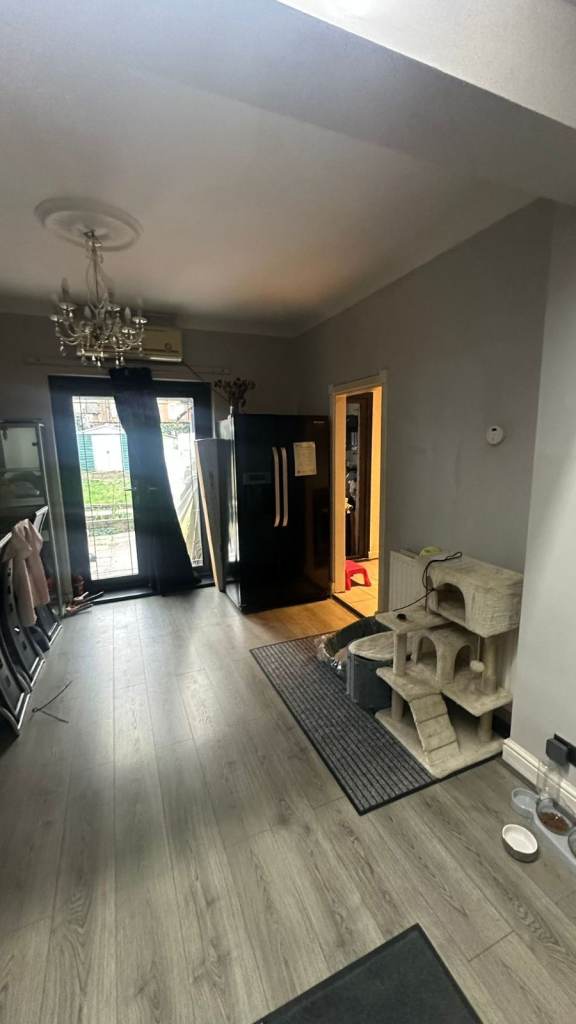 Beautiful 3 Bedroom House – E6