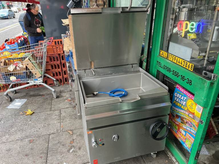 FALCON GAS QUALITY BRAT PAN COOKER CATERING COMMERCIAL KITCHEN LIKE NEW CONDITION 